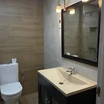 Piso En El Centro De La Carihuela Torremolinos