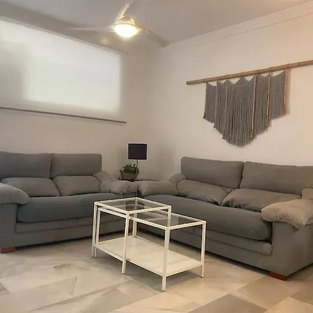 Piso En El Centro De La Carihuela Torremolinos